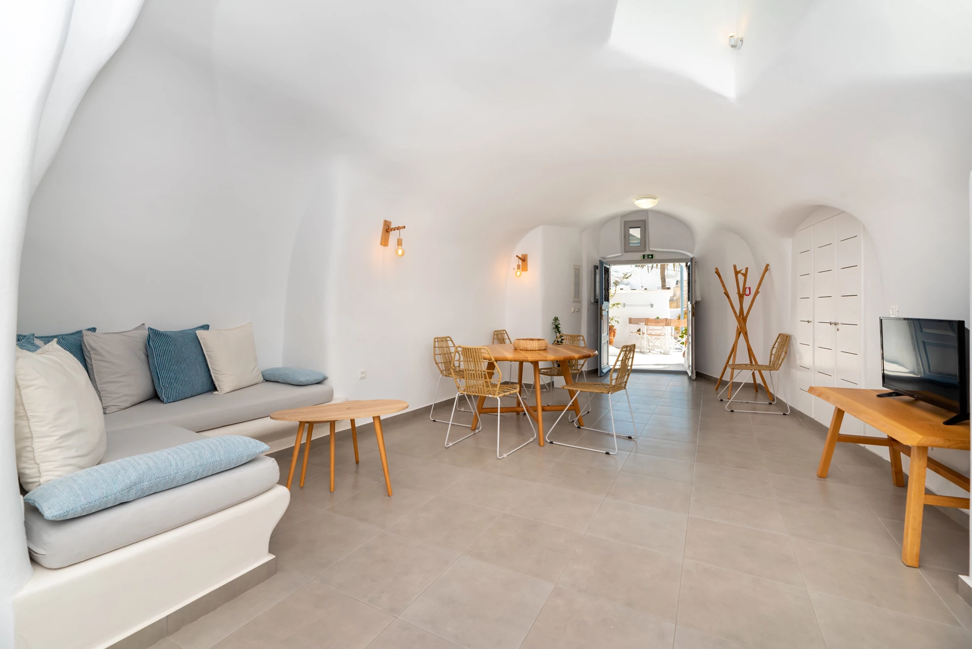 Canava Cave Residence