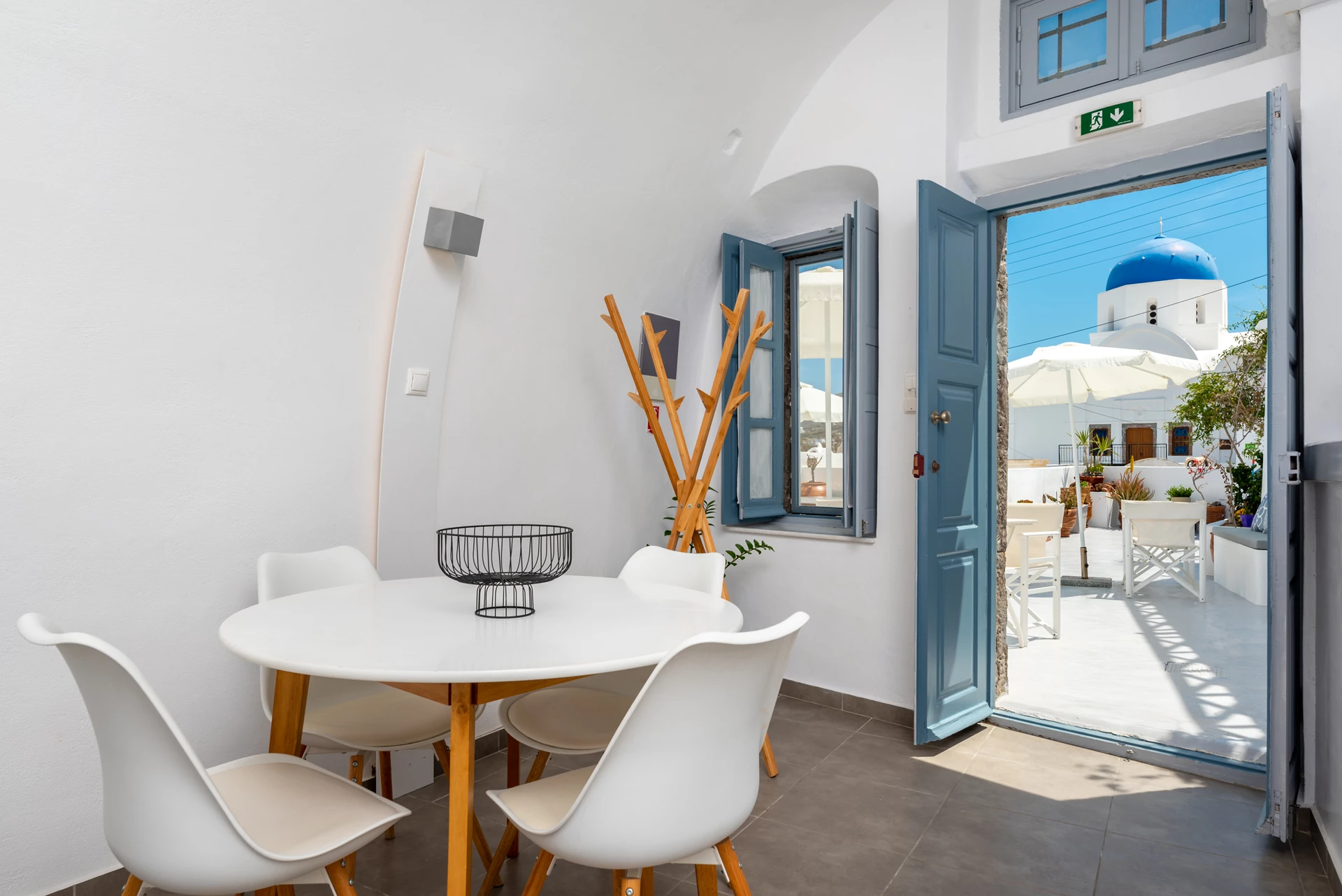 Aidani Cave Residence