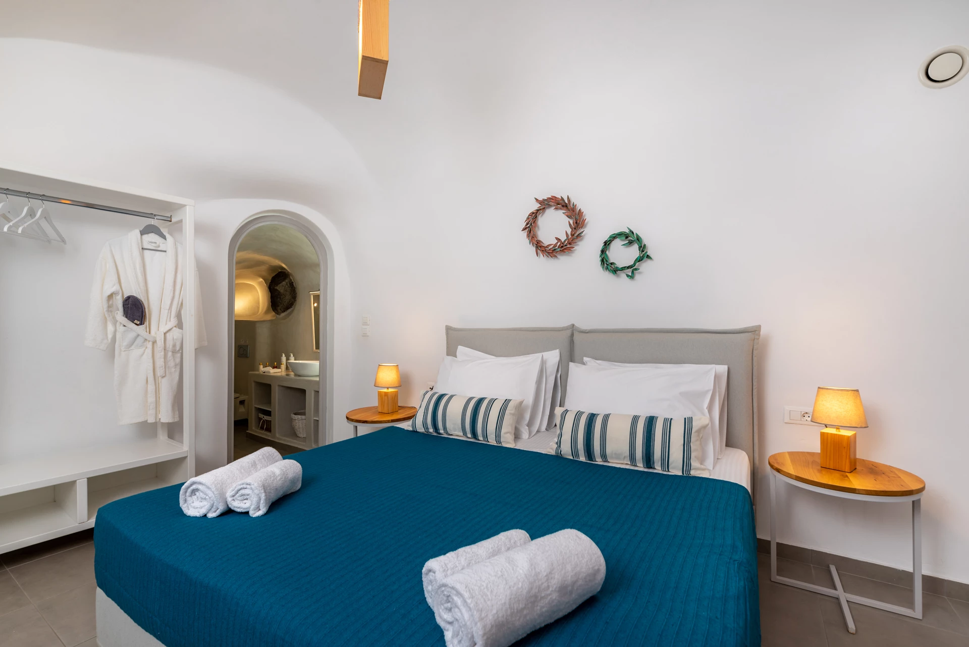 Canava Cave Residence