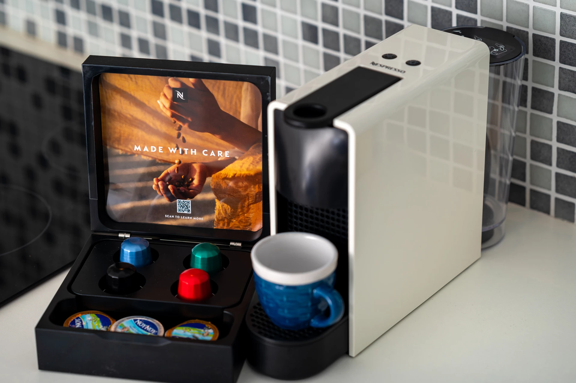 Canava Cave Residence